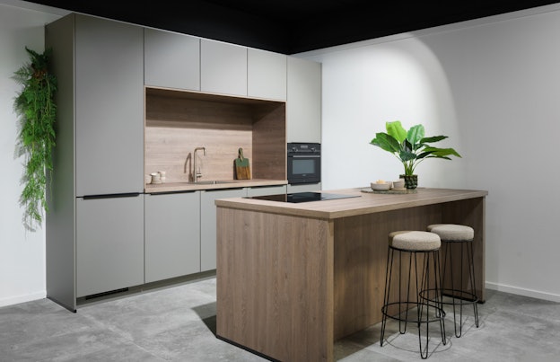 Bergamo taupe grijze eilandkeuken