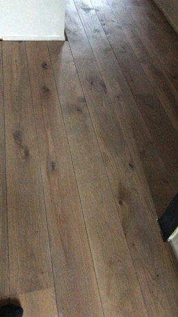 houten vloer met natuurlijke houtnerf en tinten