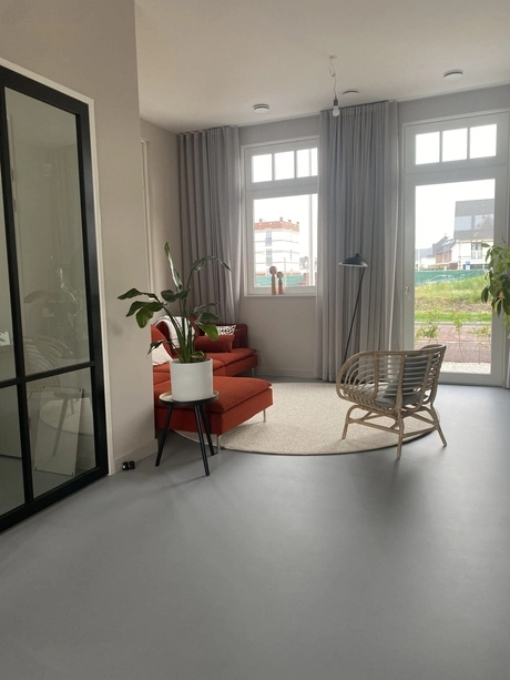 vloer van gietbeton in moderne woonkamer