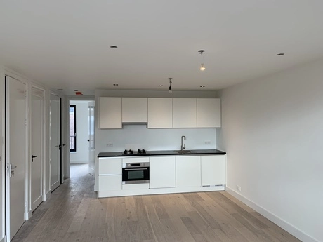 moderne keuken in een licht appartement