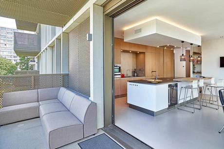 appartement met open keuken en ruim balkon